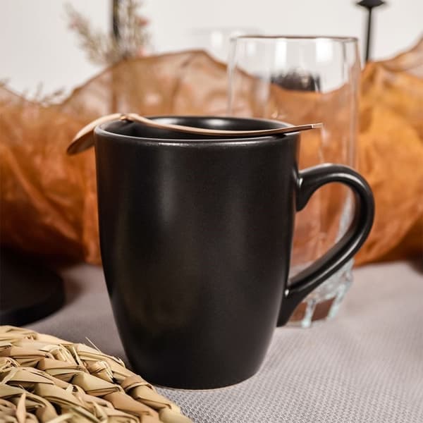 Svart keramikkkrus for kaffe, te og drikke