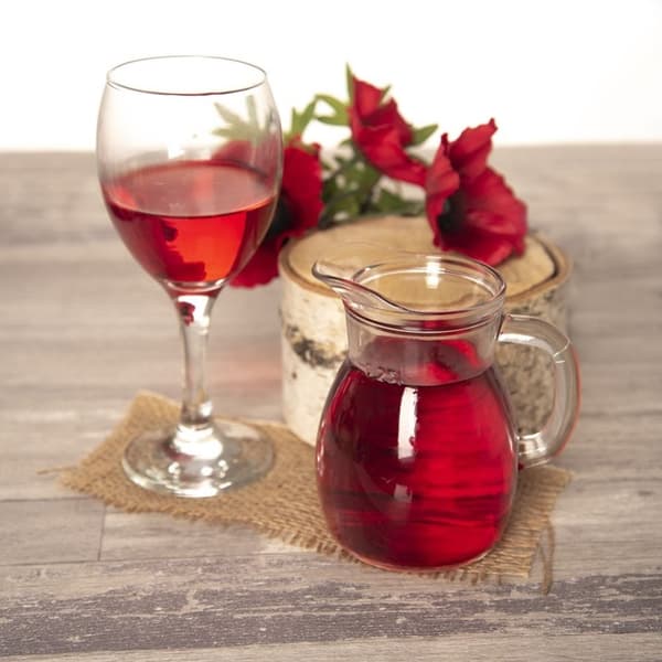 Monipuolinen lasikannu, jossa nokka, kahva ja mitta-asteikko 300 ml