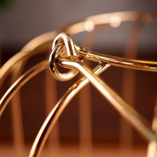 Elegant stearinlyslygte i metal og glas til stearinlys eller fyrfadslys