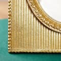 Pikkukuva 4 / 8: Kultainen valokuvakehys 10x10 cm - Tyylikäs kodin sisustus