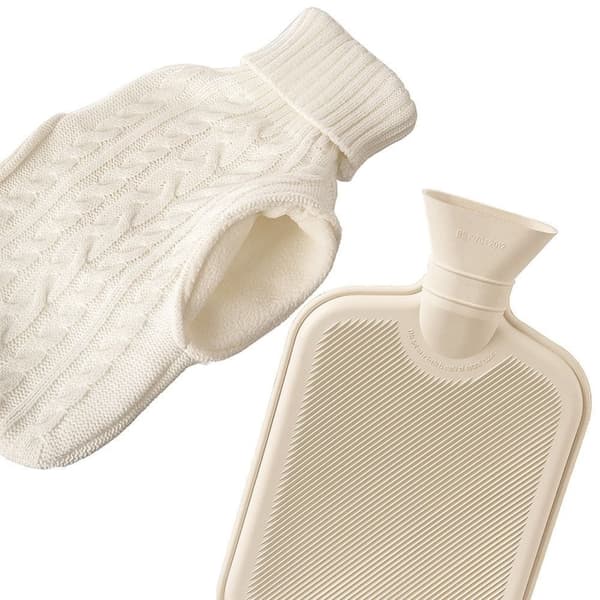 Värmeflaska med mysigt stickat beige överdrag