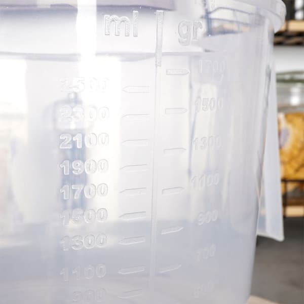 Gjennomsiktig skål med håndtak og måleinndeling, 2,5 liter