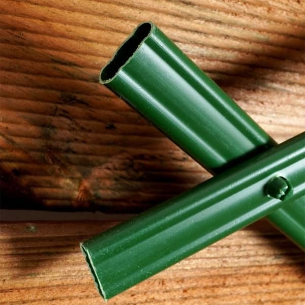 Justerbart plastgitter for klatreplanter i hagen