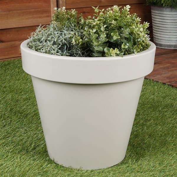 Højkvalitets beige plastpotte til have og terrasse