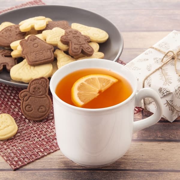 Perfekt porselenskrus til kaffe og te, med komfortabelt håndtak