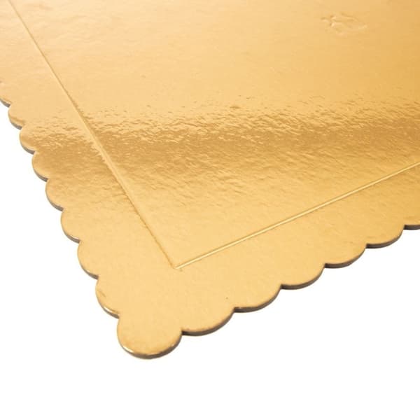 Rektangulært kakefat 40x30 cm i skinnende gullpapp