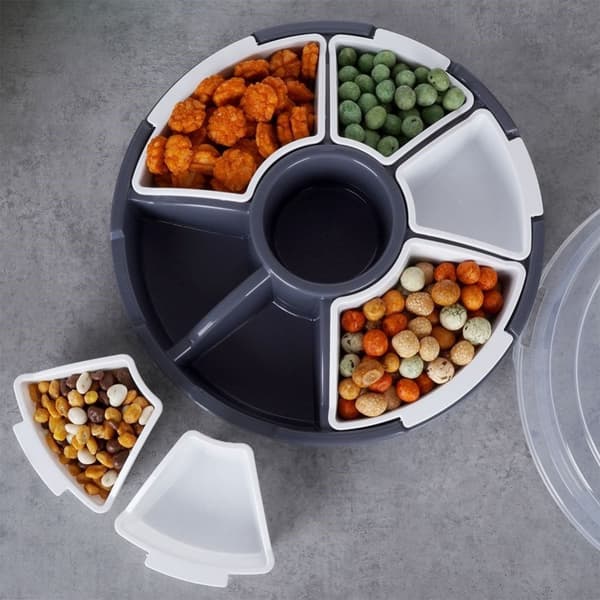 Serveringsfat med lokk og uttakbare innsatser for snacks
