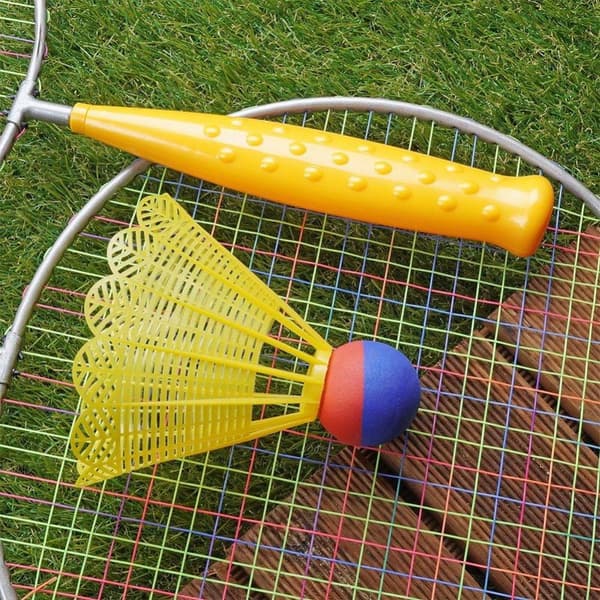 Badmintonsett for 2: Lette racketer og fjerbolle