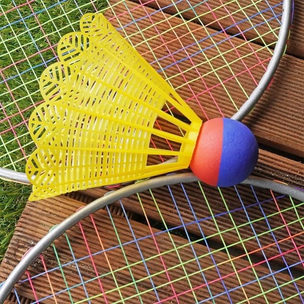 Badmintonsett for 2: Lette racketer og fjerbolle