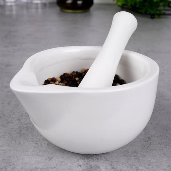 Porcelänsmortel för kryddor, örter och nötter, perfekt för pesto