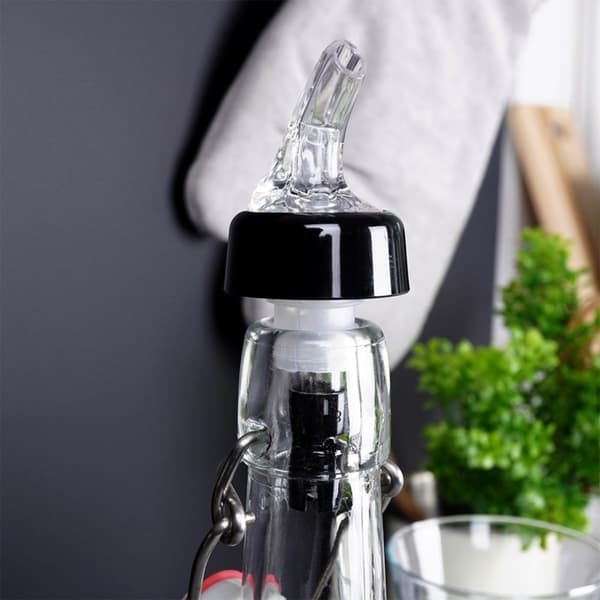 Nøyaktig dosering med flaskedispenser for drinker og cocktailer