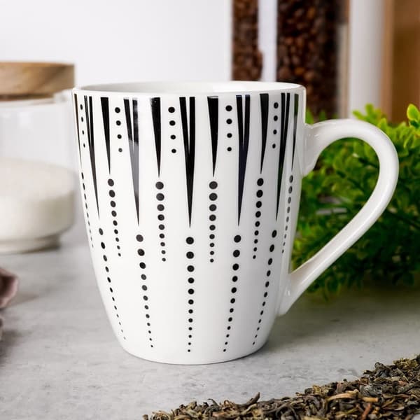 Hvidt porcelænskrus med sort dekoration - Tåler opvaskemaskine og mikroovn