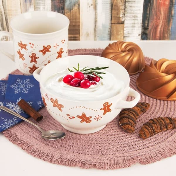 Mysig keramisk skål med handtag och pepparkaksmotiv