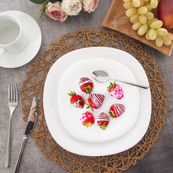 Vit fyrkantig desserttallrik i elegant opalglas