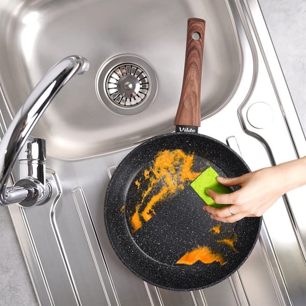 Sett med 3 non-stick stekepanner for alle komfyrer, tåler oppvaskmaskin