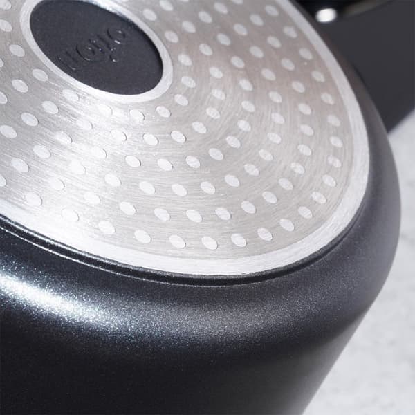 Høj pande med non-stick belægning