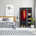 Miniatyrbilde 2 av 9: Stor stoffgarderobe med klesstang