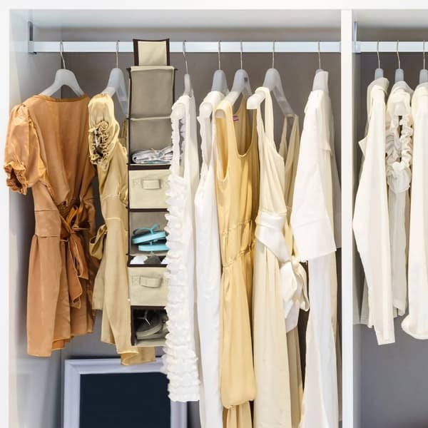 Hængehylde til garderobe