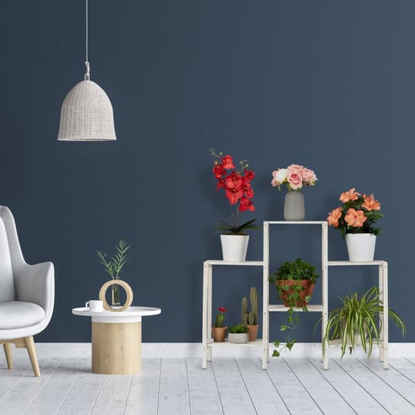 Blomsterstander i hvidt træ