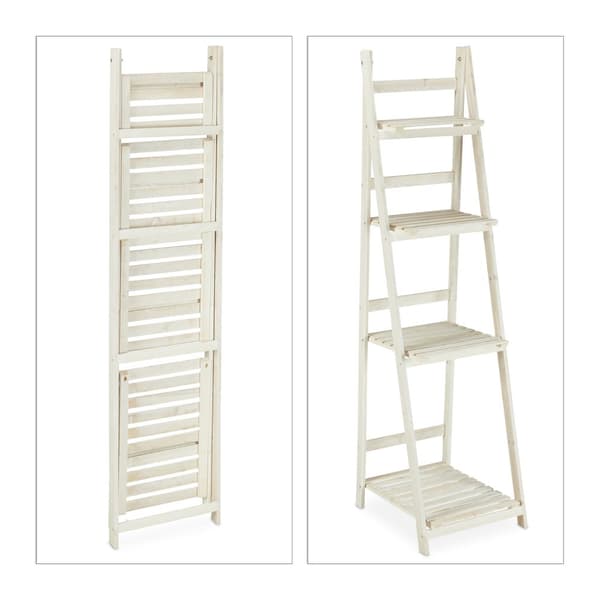 Hvit trapp med treblomster