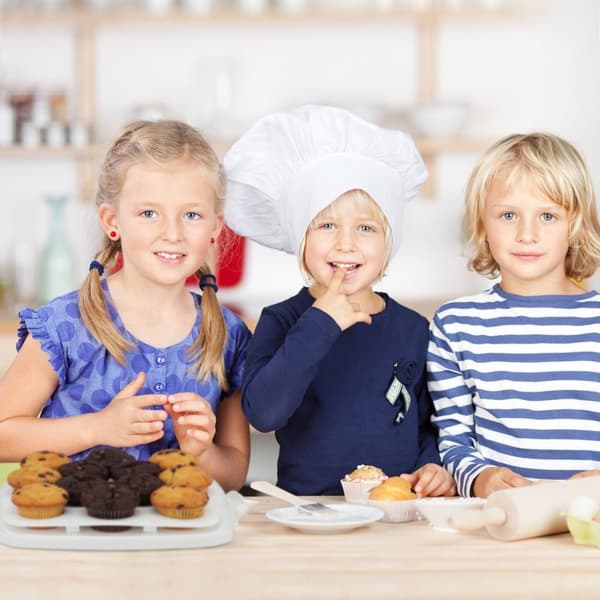 Neliönmuotoinen kakkulaatikko