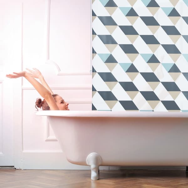 Rullegardin til brusebad med geometrisk design