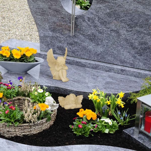 Graveengelsett med 2
