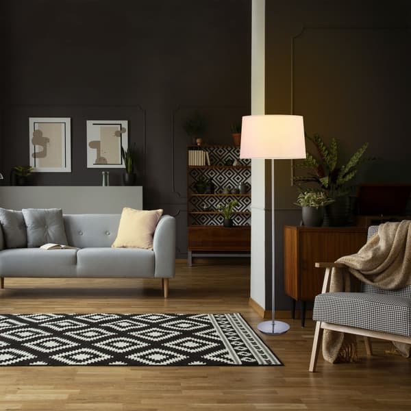 Gulvlampe med stoffskjerm