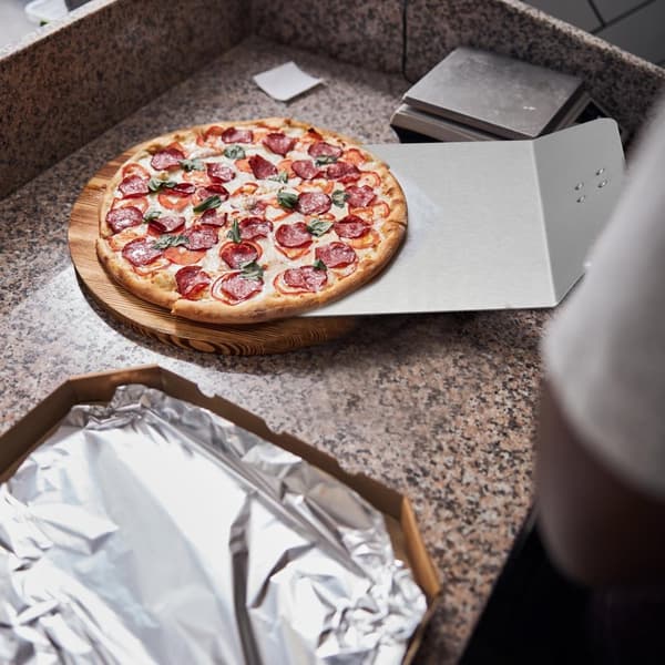 Pizzaspade med trähandtag