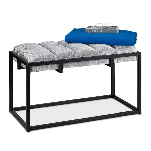 Elegant benk med fløyelstrekk