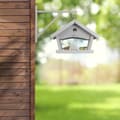 Miniatyrbilde 2 av 8: Vegghengt fuglebord grå