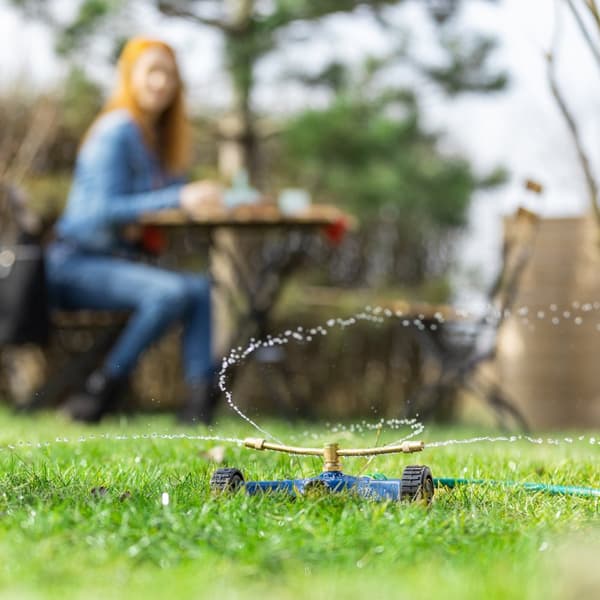 Hagesprinkler 2-arm med hjul