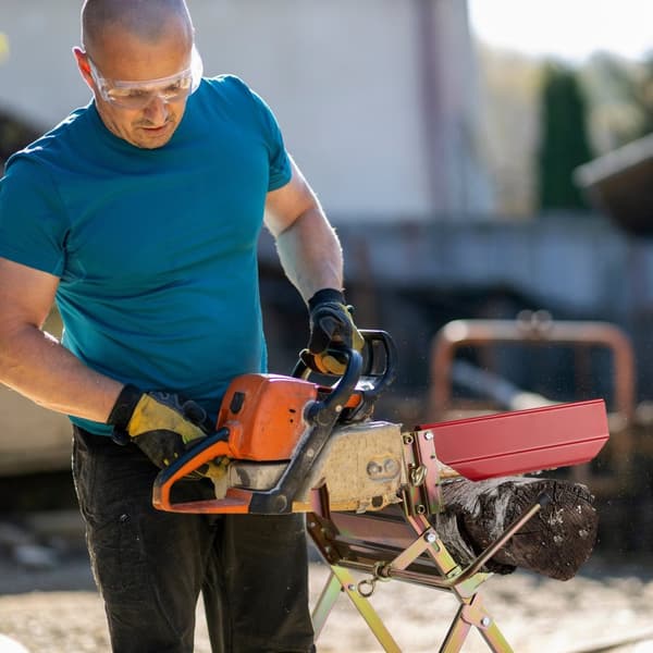 Sagstativ med motorsagholder