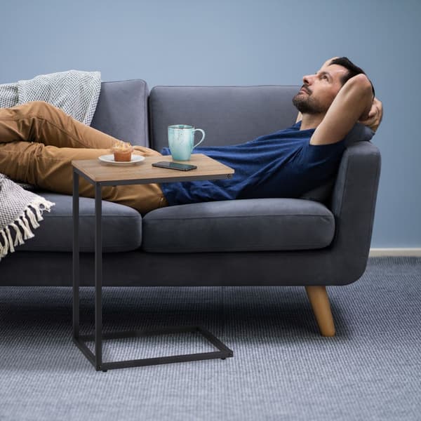 Sidobord i C-form