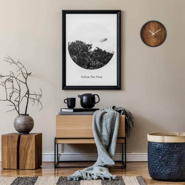 Moderne veggklokke i trelook