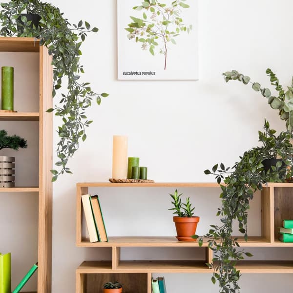 Sett med 2 kunstige hengende planter
