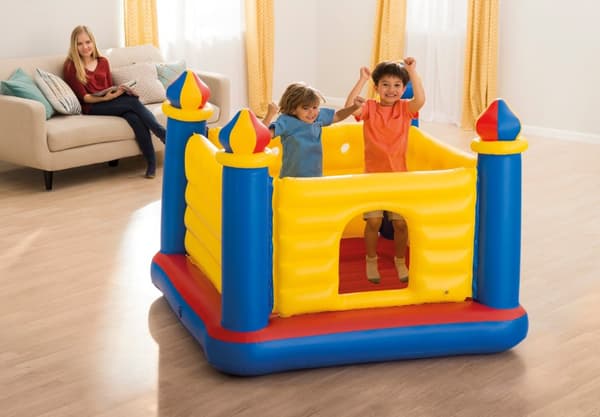 Uppblåsbar studsmatta Slott för barn 174 x 174 x 135 cm 48259 INTEX