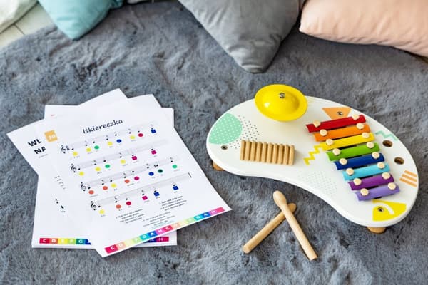 Bord med instrumenter, musikbord, bækkener +18m ECOTOYS