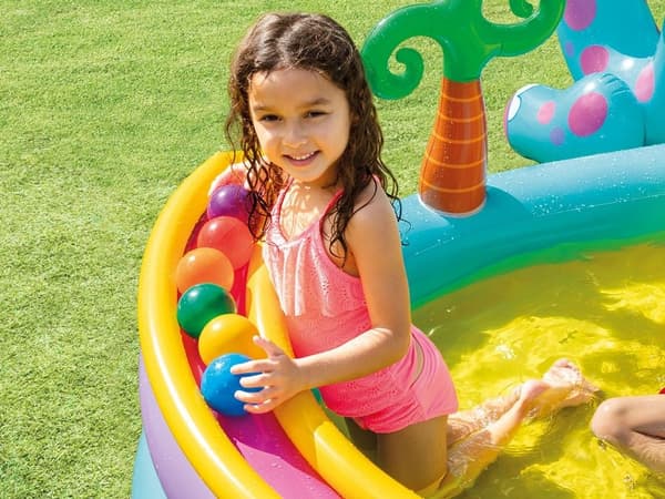 Oppustelig pool til børn, vandlegeplads, rutsjebane, springvand INTEX 57135