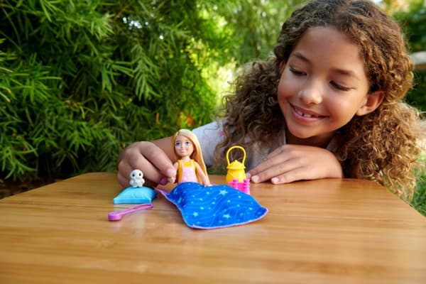 Barbie Camping Chelsea Playset