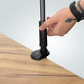 Miniatyrbillede 6 af 7: Lang, fleksibel telefon- og tabletholder fastgjort til skrivebordet, sort