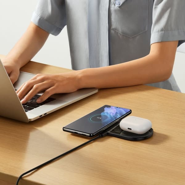 Dobbel QI trådløs lader med skjerm USB-C 20W - Svart
