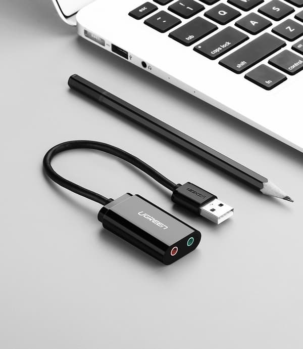 Ekstern musik lydkort adapter USB - 3,5 mm mini jack kabel 15 cm sort
