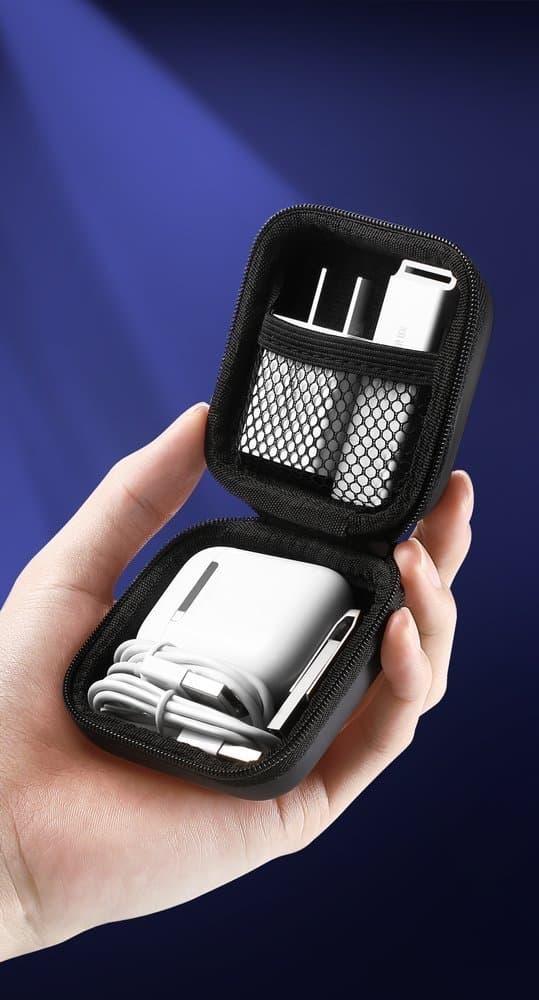 Veskeboks for hodetelefoner og GSM-tilbehør 8x8cm svart
