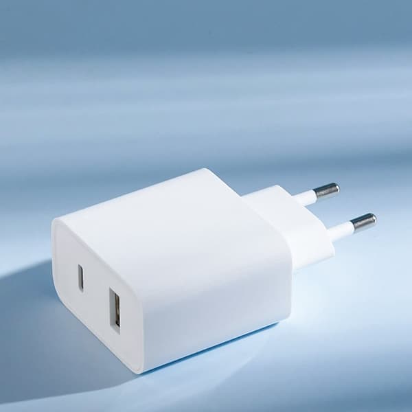 Xiaomi Travel Charger Combo USB / USB-C 33W PD hurtigoplader hvid