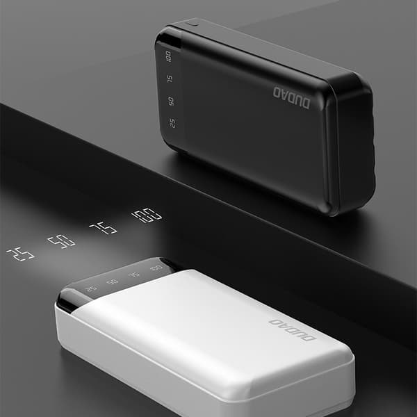 Rummelig 20000mAh powerbank med 3 indbyggede USB-C microUSB Lightning-kabler, sort
