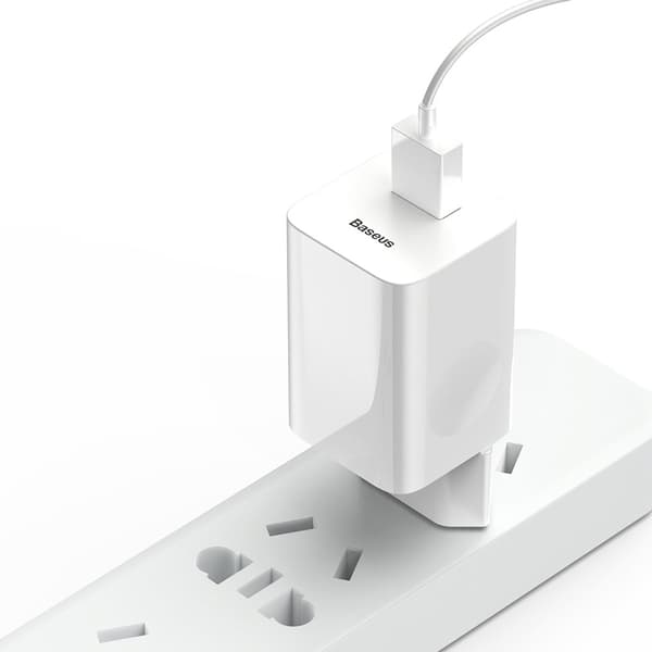 Seinälaturi, virtalähde USB Quick Charge 3.0 -kaapelille, valkoinen