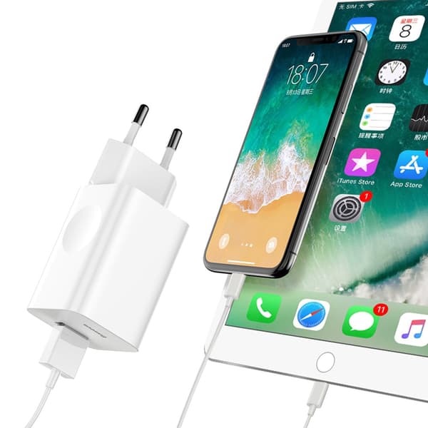 Seinälaturi, virtalähde USB Quick Charge 3.0 -kaapelille, valkoinen
