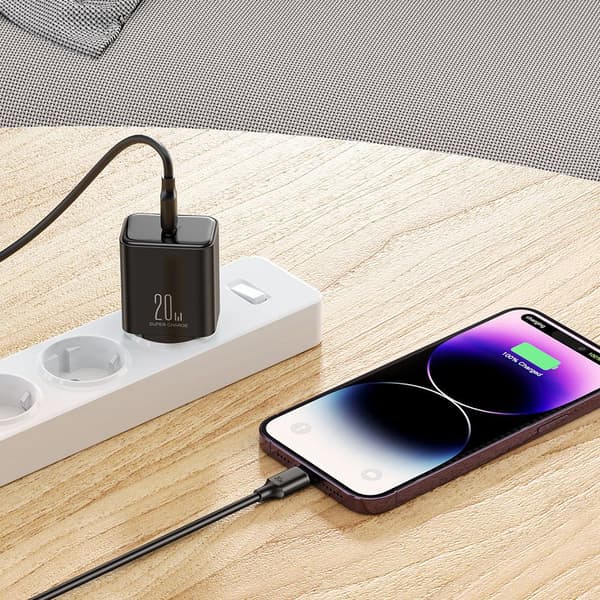 USB-C 20W PD nettlader med kabel for iPhone Lightning, sort