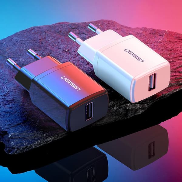 Lille USB 2.1A telefonoplader, sort